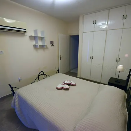 Angela's Luxury Apartment Larnaca