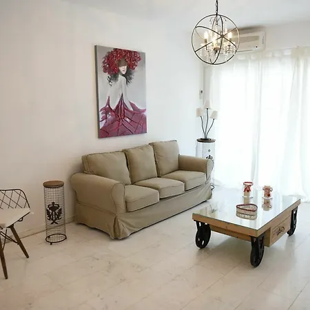 Angela's Luxury * Larnaka