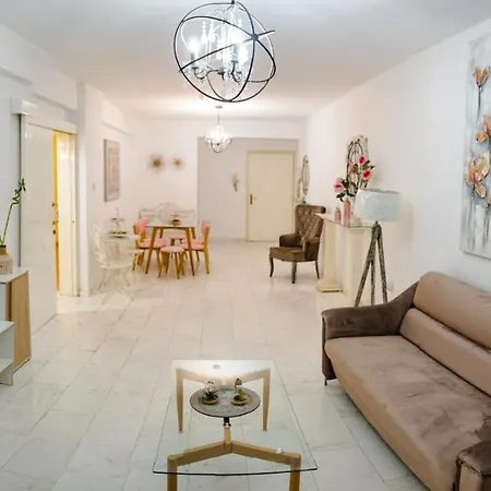 Angela's Luxury * Larnaca