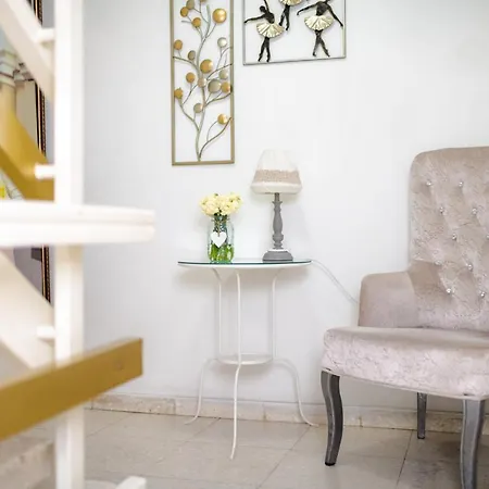 Angela's Luxury Apartment *